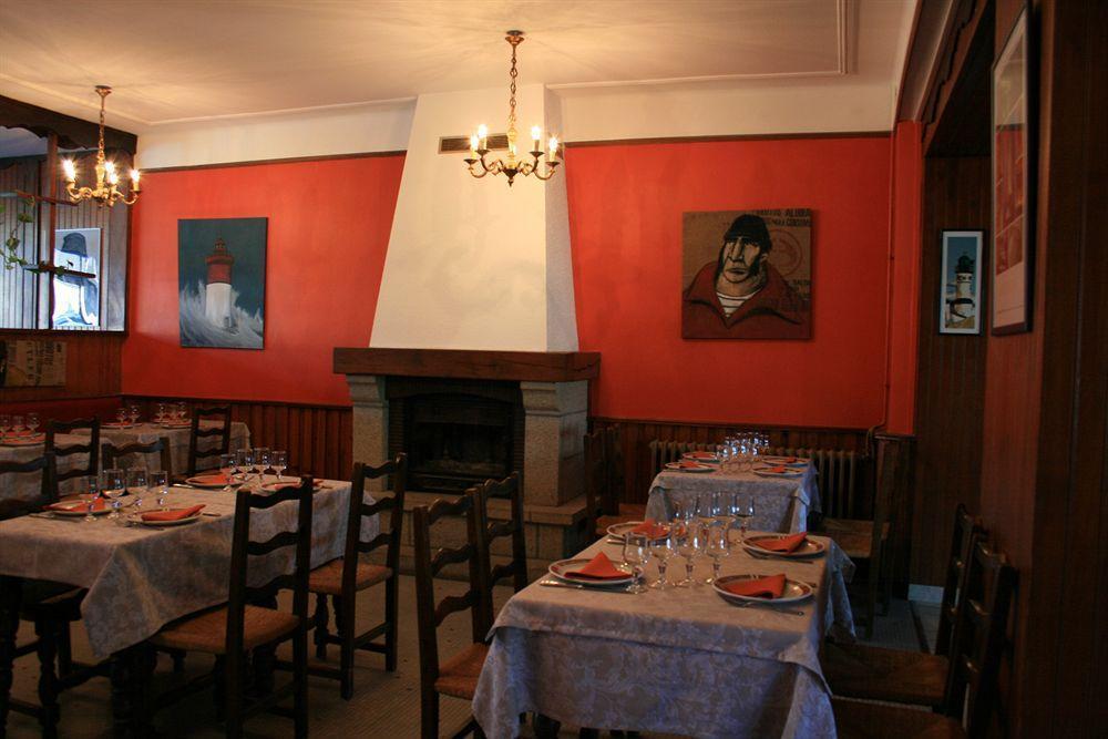Auberge du Cabestan Hotel Restaurant Audierne Bagian luar foto