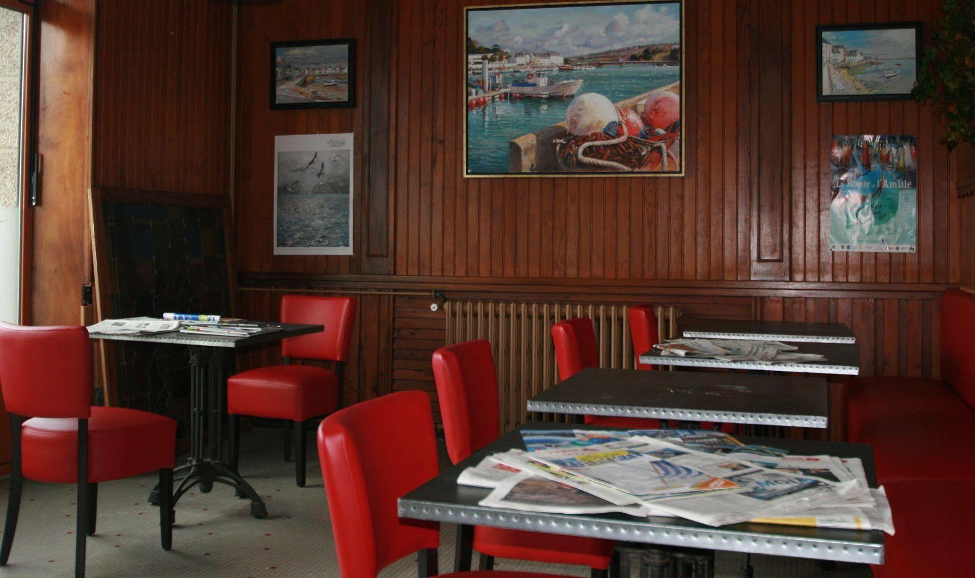 Auberge du Cabestan Hotel Restaurant Audierne Bagian luar foto