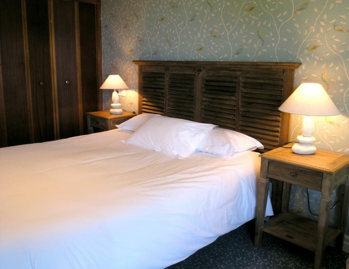 Auberge du Cabestan Hotel Restaurant Audierne Bagian luar foto